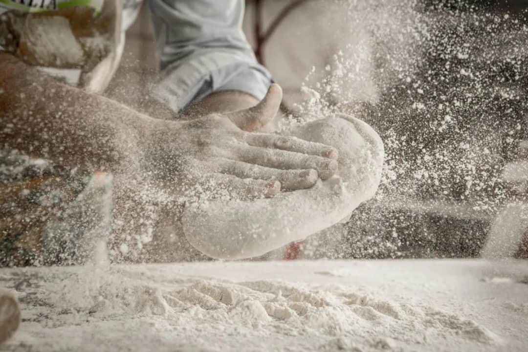 Jaka mąka do pizzy - wybierz najlepszą dla idealnego ciasta