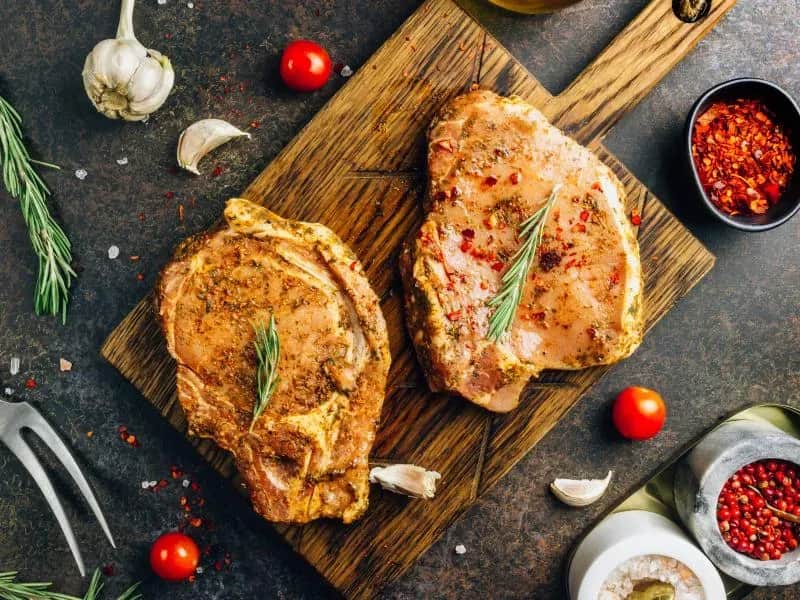 Pomysły na obiad ze schabu w plastrach, które zaskoczą Twoich bliskich