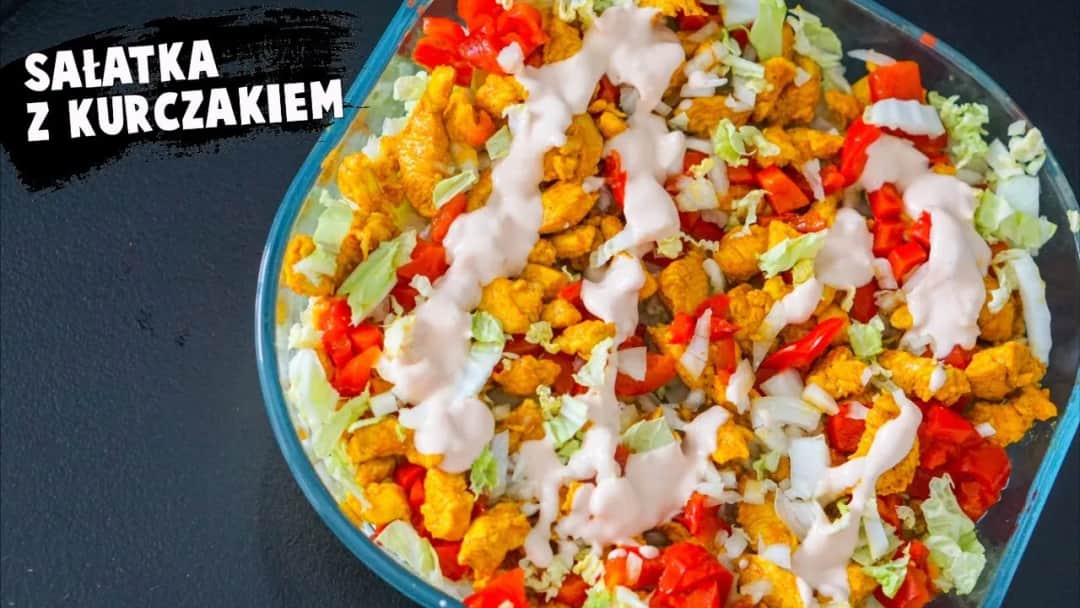 Jak zrobić sałatkę z kurczakiem - prosty przepis na pyszne danie
