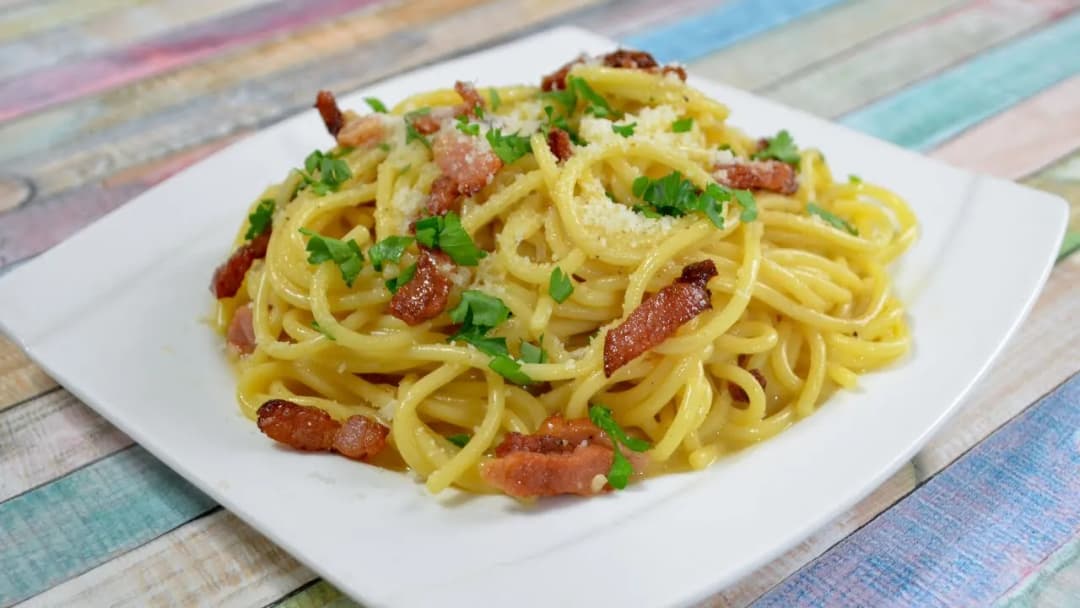 Prawdziwe spaghetti carbonara: unikaj błędów w przygotowaniu dania