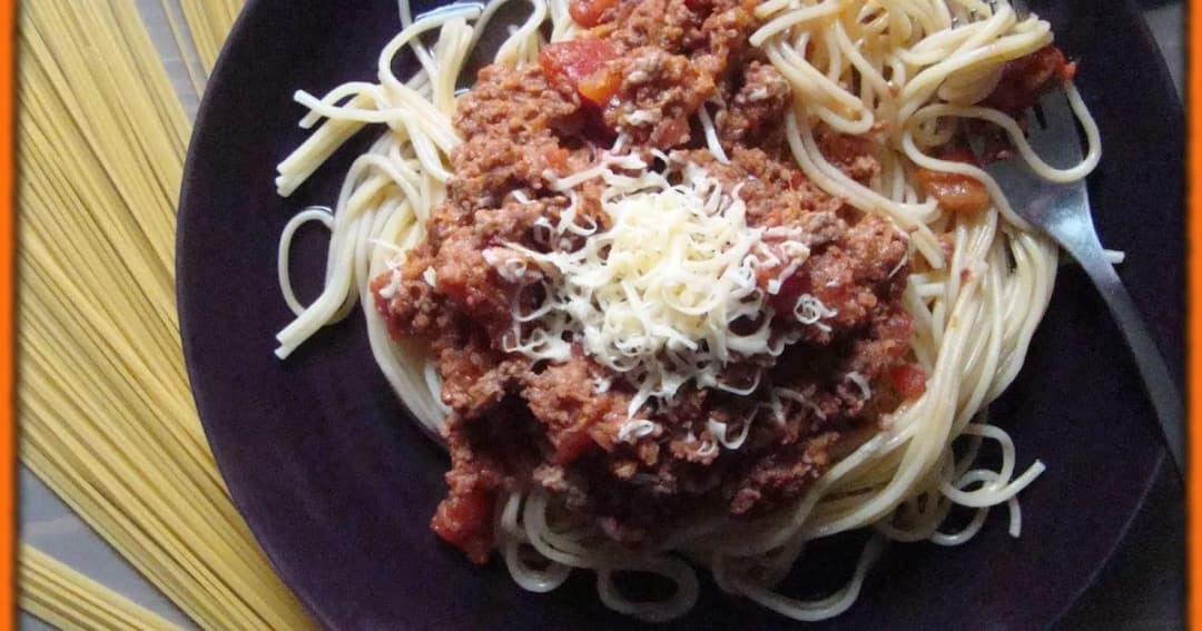 Spaghetti bolognese Gordona Ramsaya – odkryj wyjątkowy przepis, który zachwyci